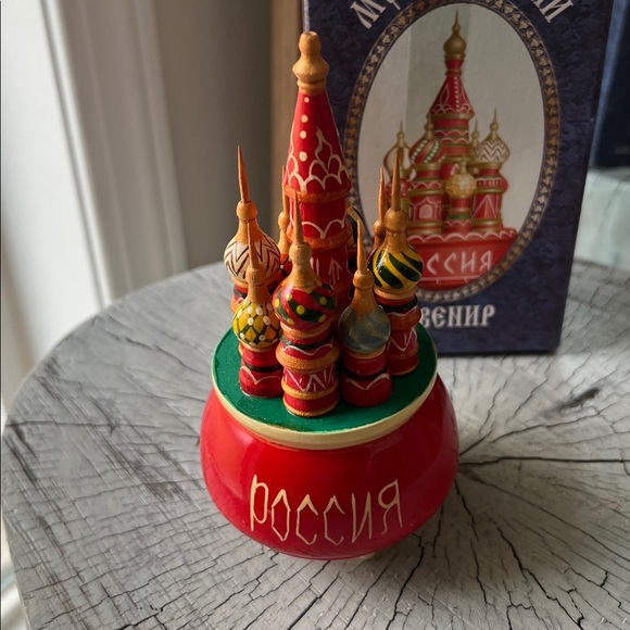 Russian Souvenir Music Box - Picture 3 of 8